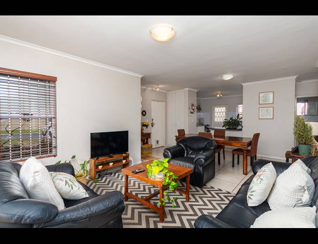 2 BEDROOM FREESTANDING SOLD IN SUNNINGDALE